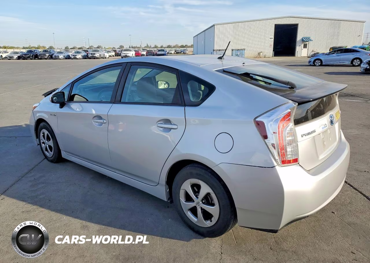 2015 Toyota Prius Two VIN:JTDKN3DU7F1877791 - 2