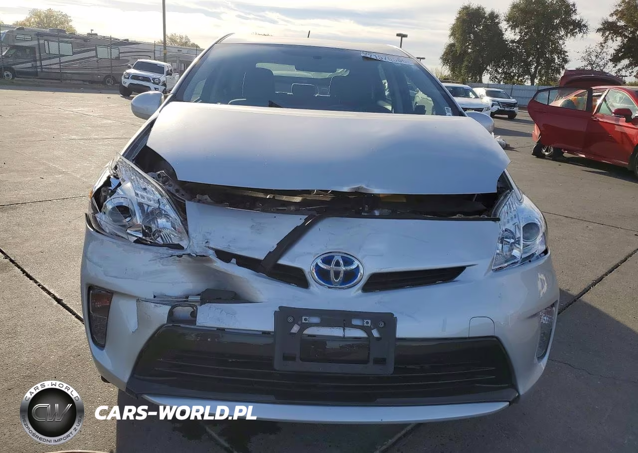 2015 Toyota Prius Two VIN:JTDKN3DU7F1877791 - 5