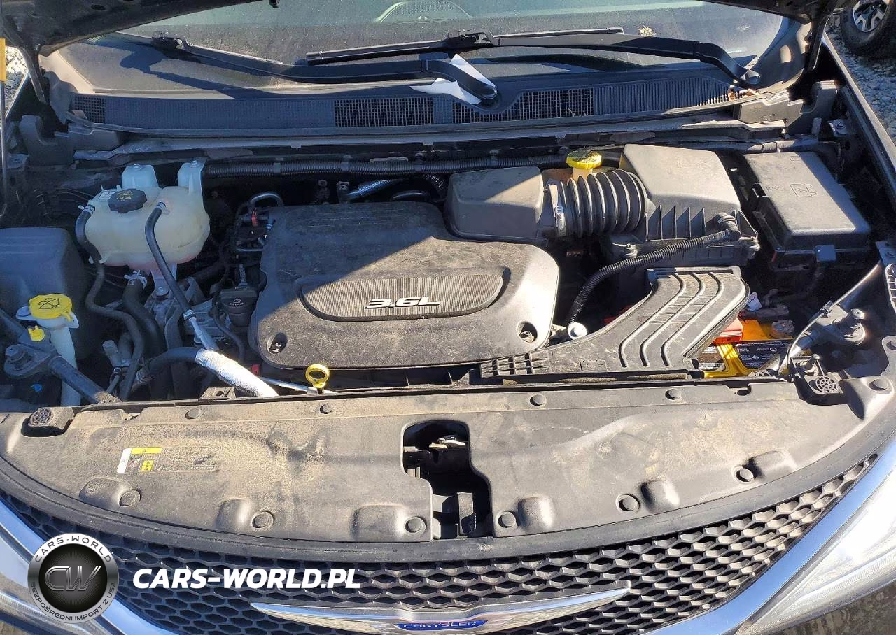 2019 Chrysler Pacifica Touring L Plus VIN:2C4RC1EGXKR541608 - 12