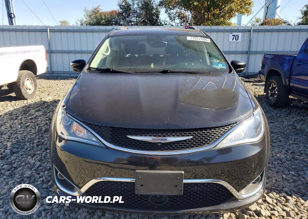 2019 Chrysler Pacifica Touring L Plus VIN:2C4RC1EGXKR541608 - 5