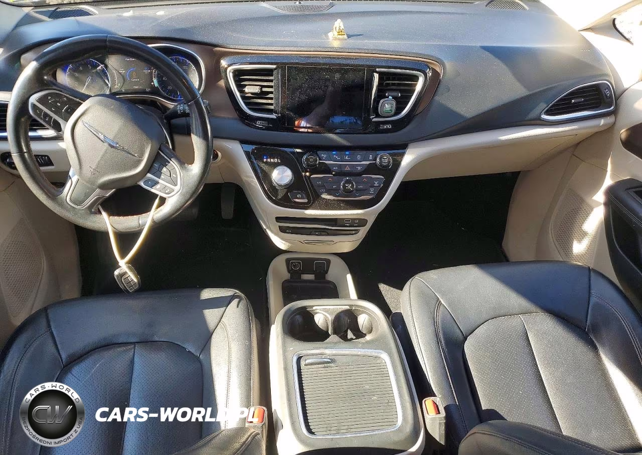 2019 Chrysler Pacifica Touring L Plus VIN:2C4RC1EGXKR541608 - 8