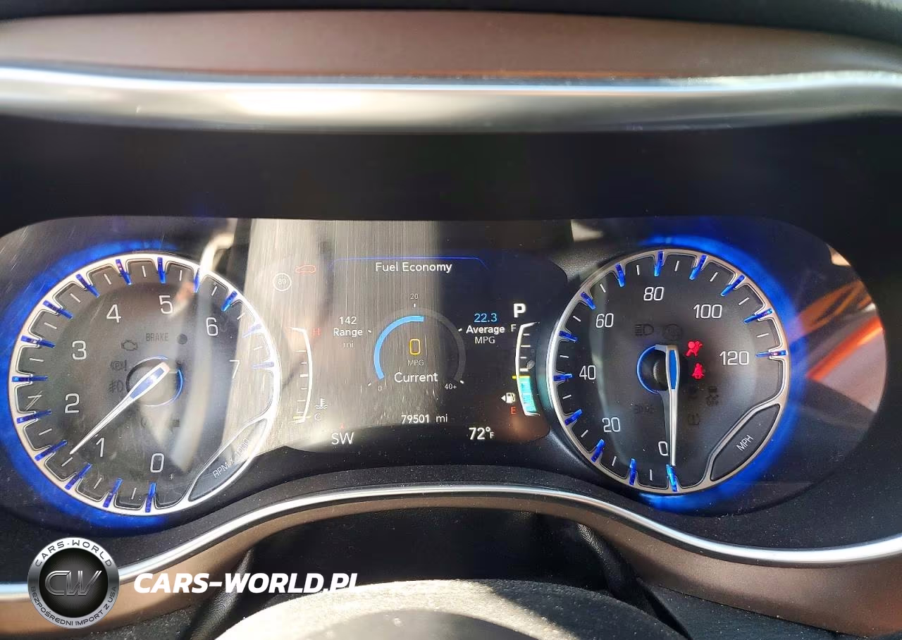2019 Chrysler Pacifica Touring L Plus VIN:2C4RC1EGXKR541608 - 9
