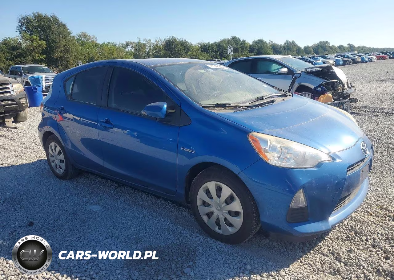 2014 Toyota Prius C Two VIN:JTDKDTB32E1065181 - 4