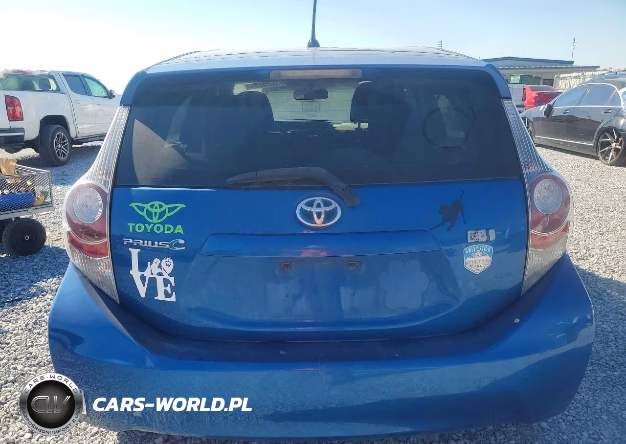 2014 Toyota Prius C Two VIN:JTDKDTB32E1065181 - 6