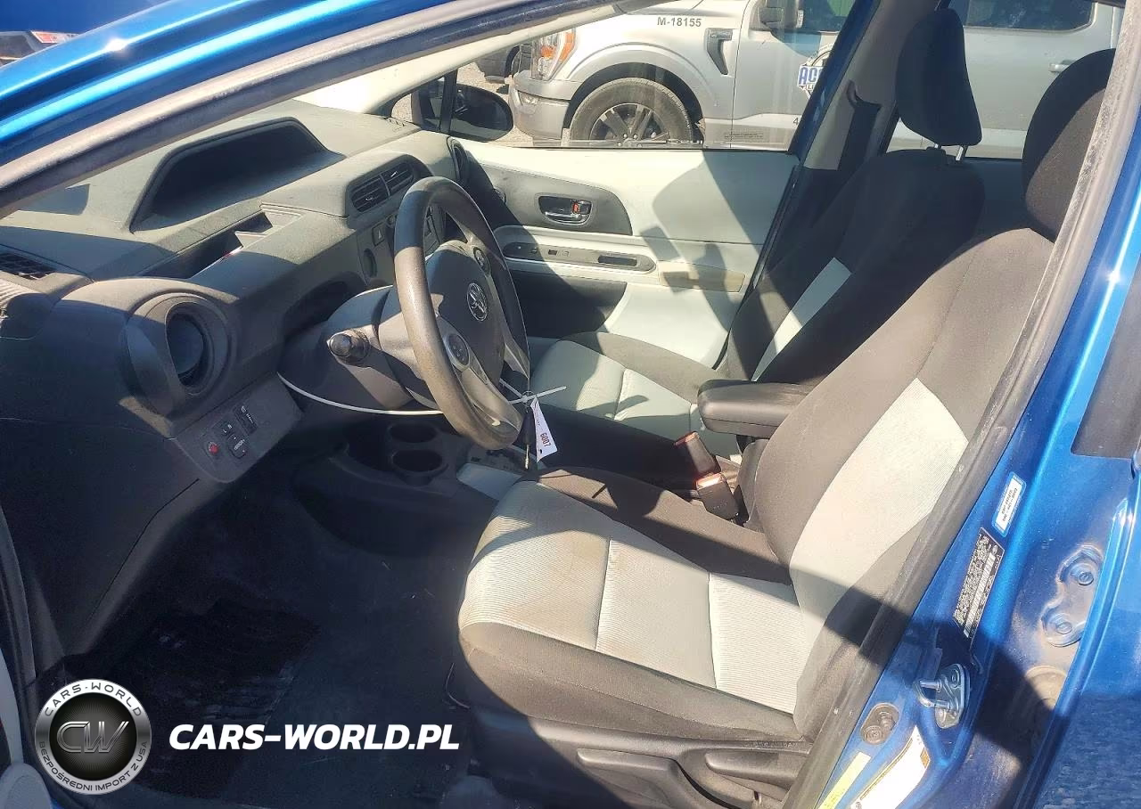 2014 Toyota Prius C Two VIN:JTDKDTB32E1065181 - 7