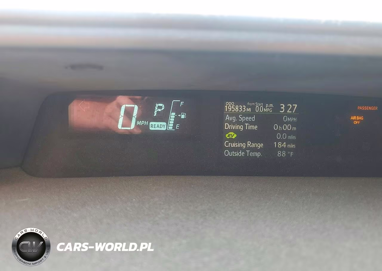 2014 Toyota Prius C Two VIN:JTDKDTB32E1065181 - 9
