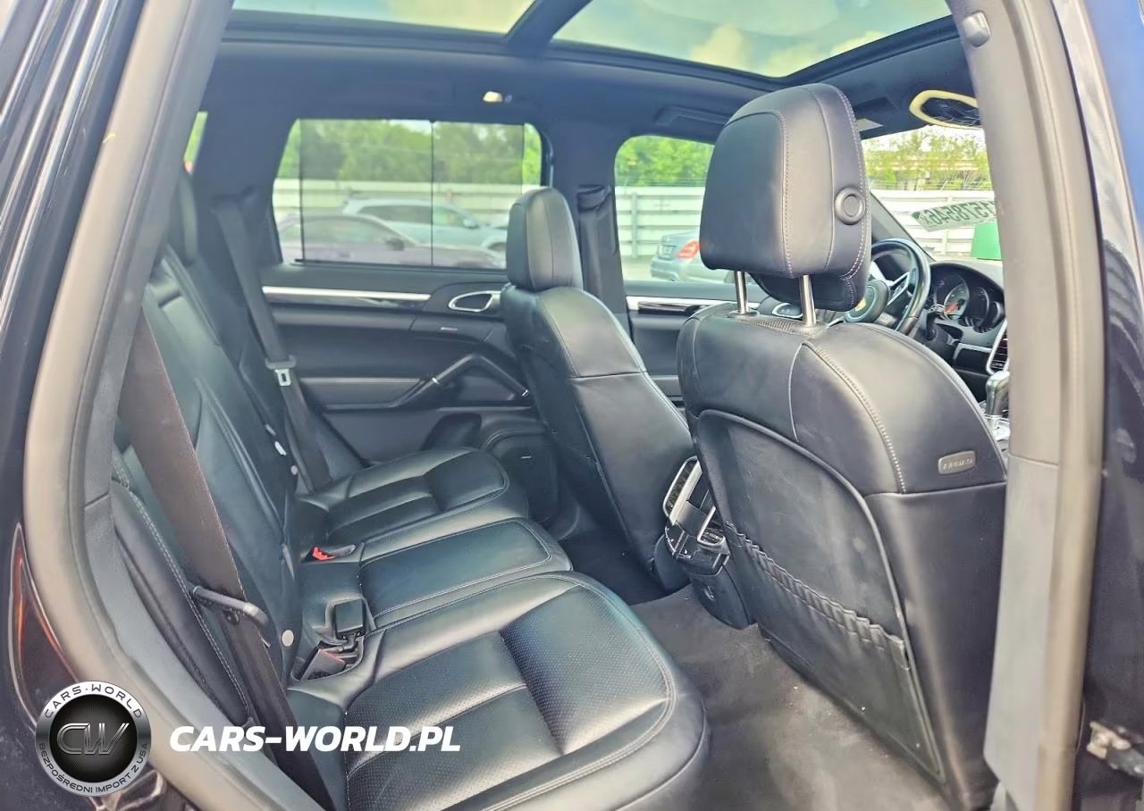 2018 Porsche Cayenne S VIN:WP1AB2A29JLA60870 - 11