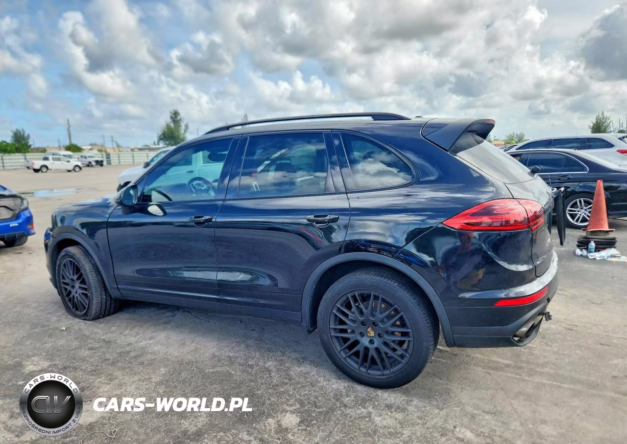 2018 Porsche Cayenne S VIN:WP1AB2A29JLA60870 - 2