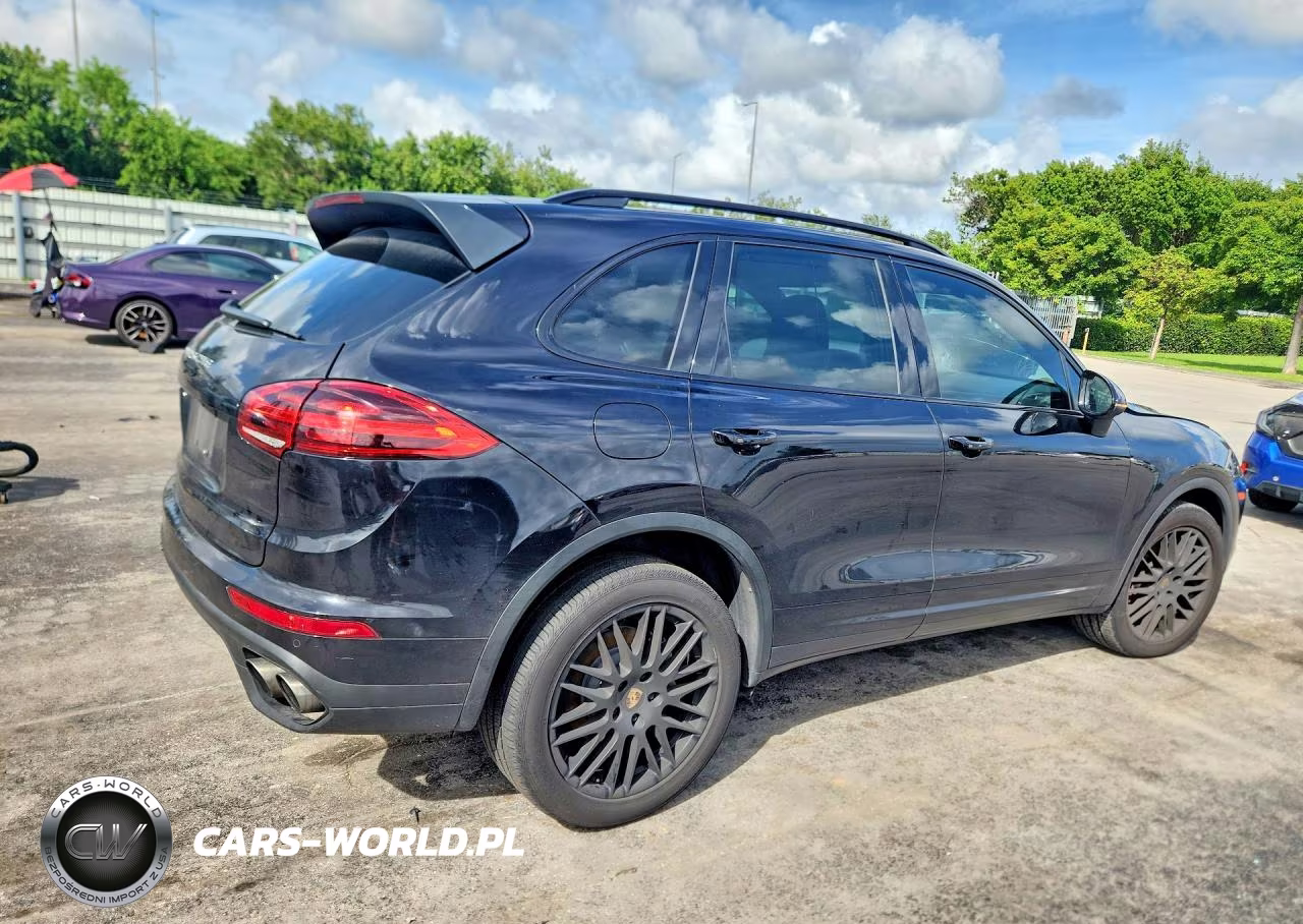2018 Porsche Cayenne S VIN:WP1AB2A29JLA60870 - 3