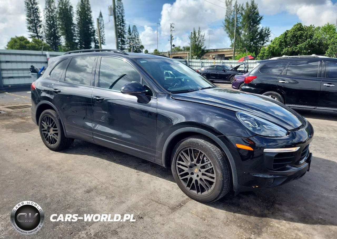 2018 Porsche Cayenne S VIN:WP1AB2A29JLA60870 - 4