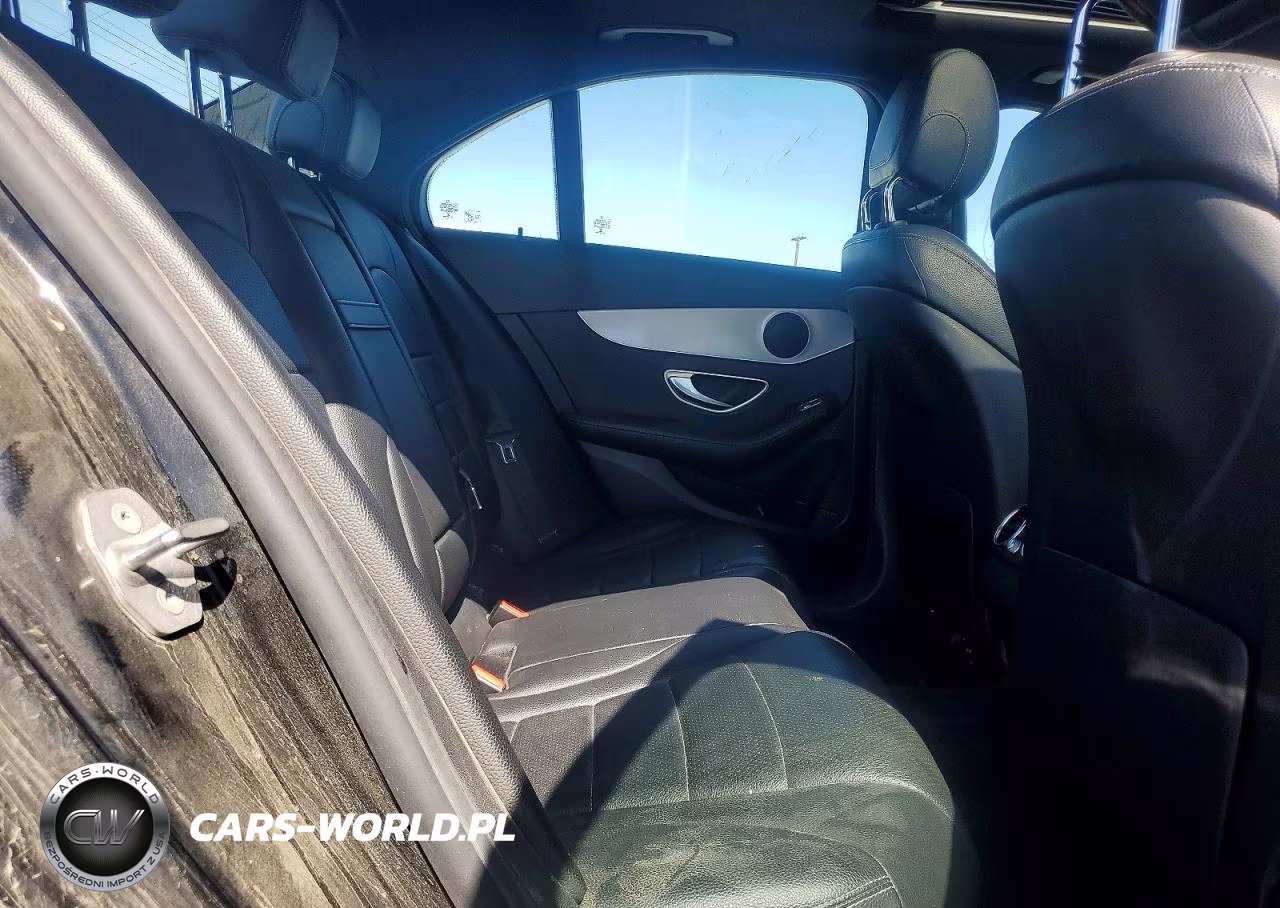 2018 Mercedes-Benz C 300 VIN:55SWF4JB5JU266793 - 10