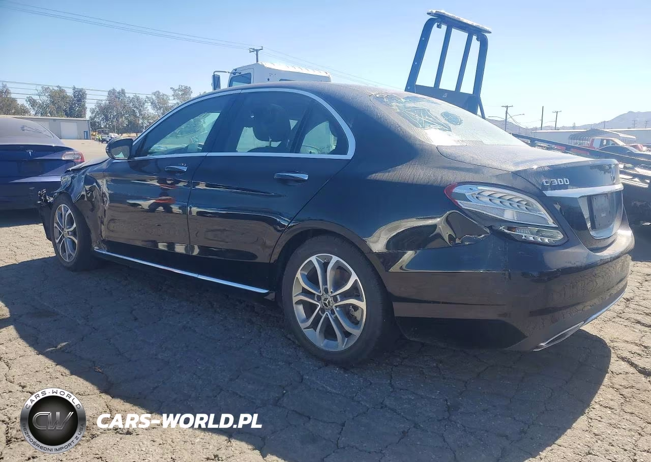 2018 Mercedes-Benz C 300 VIN:55SWF4JB5JU266793 - 2