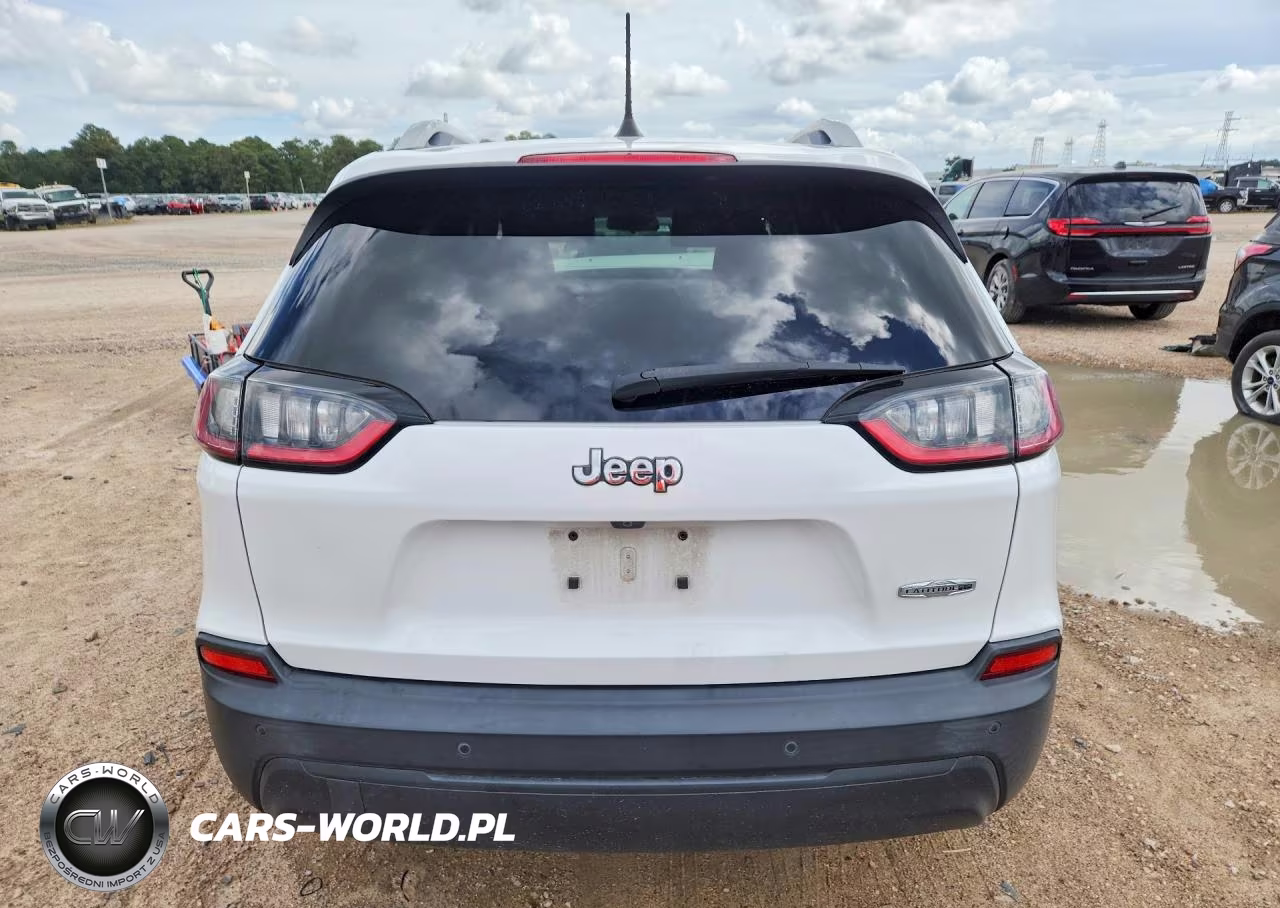 2020 Jeep Cherokee Latitude Plus VIN:1C4PJLLB0LD552444 - 6