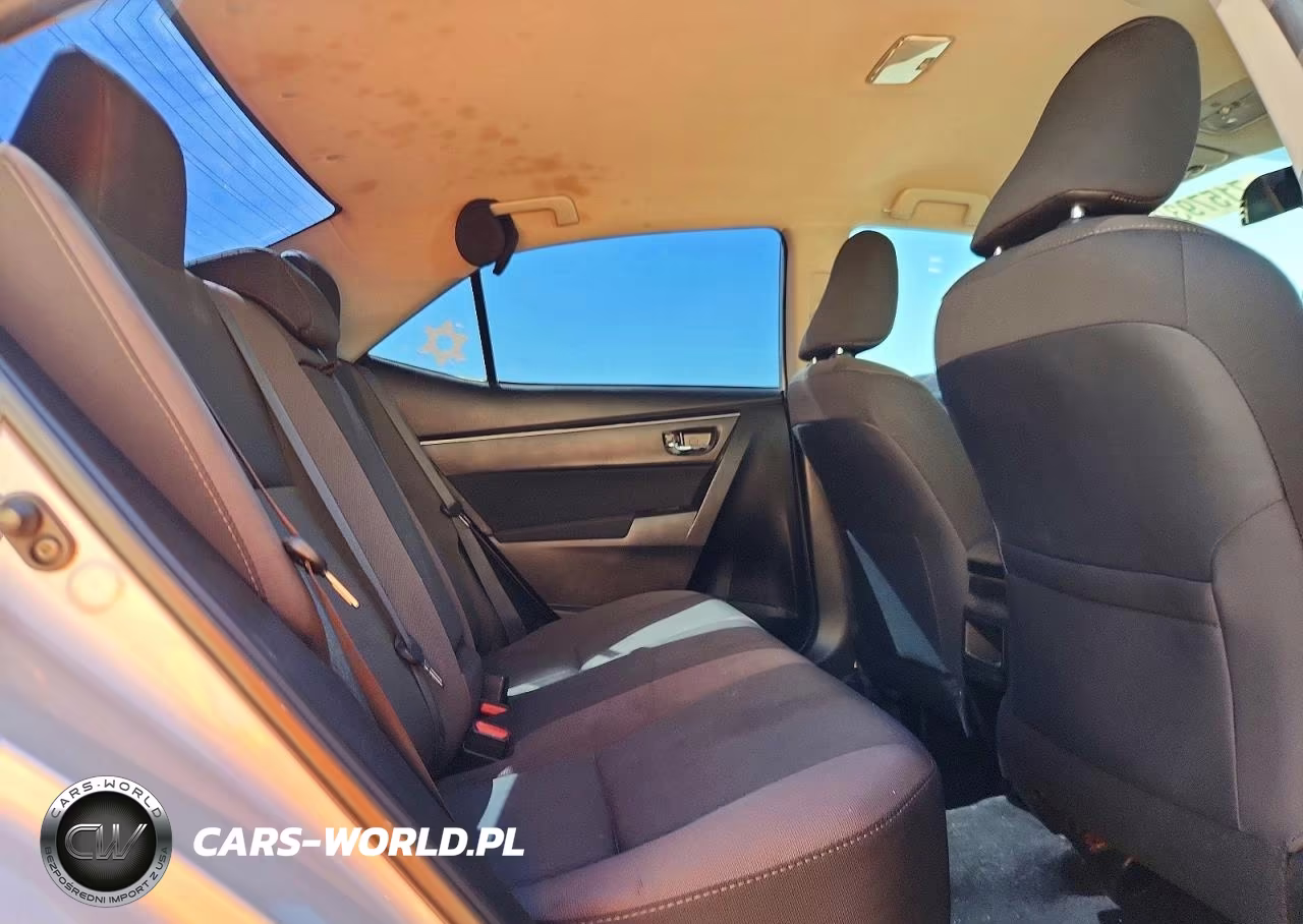 2018 Toyota Corolla Le VIN:5YFBURHE0JP749504 - 11