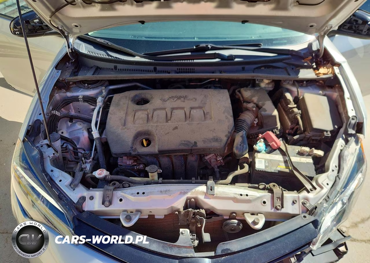 2018 Toyota Corolla Le VIN:5YFBURHE0JP749504 - 12