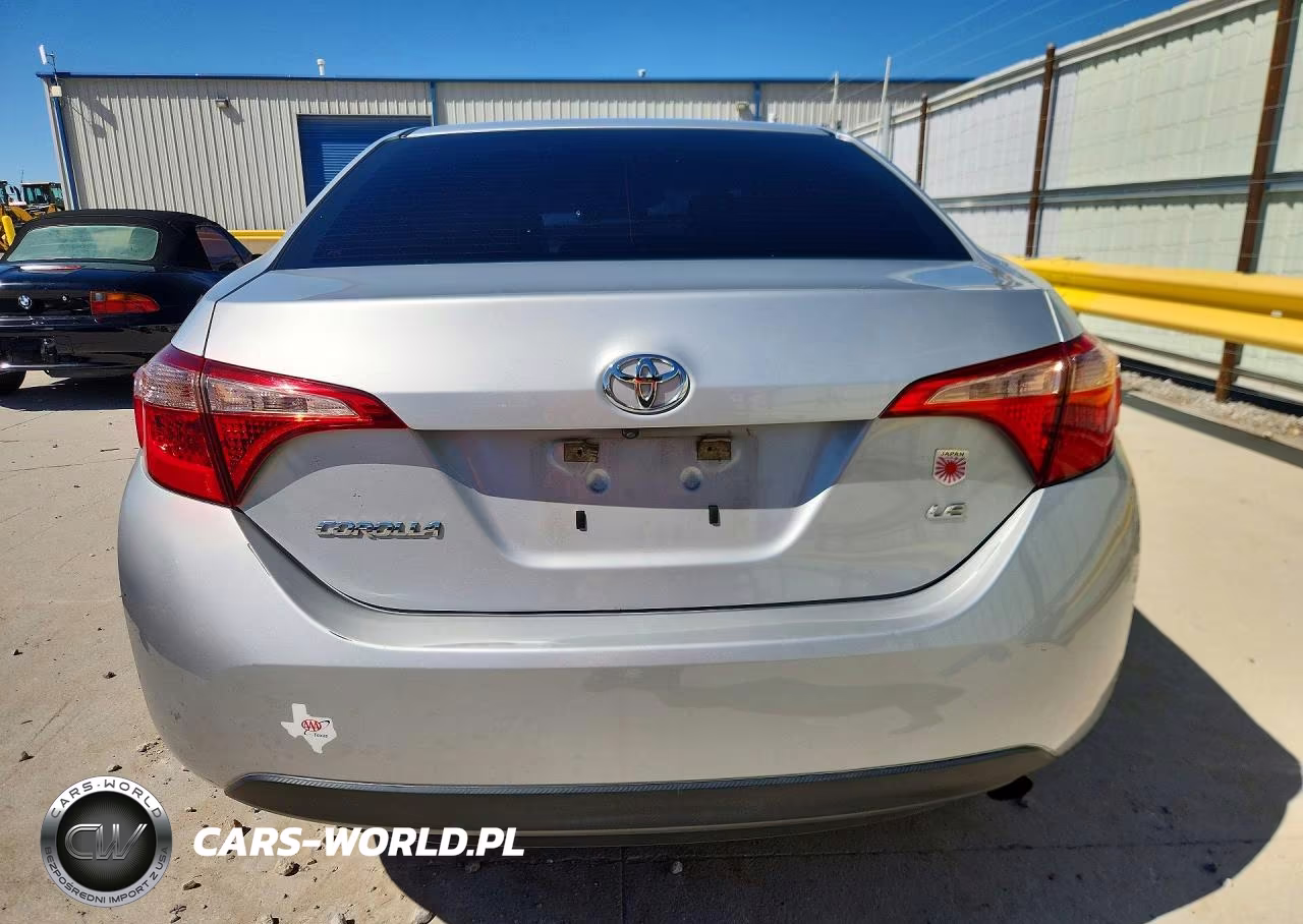 2018 Toyota Corolla Le VIN:5YFBURHE0JP749504 - 6