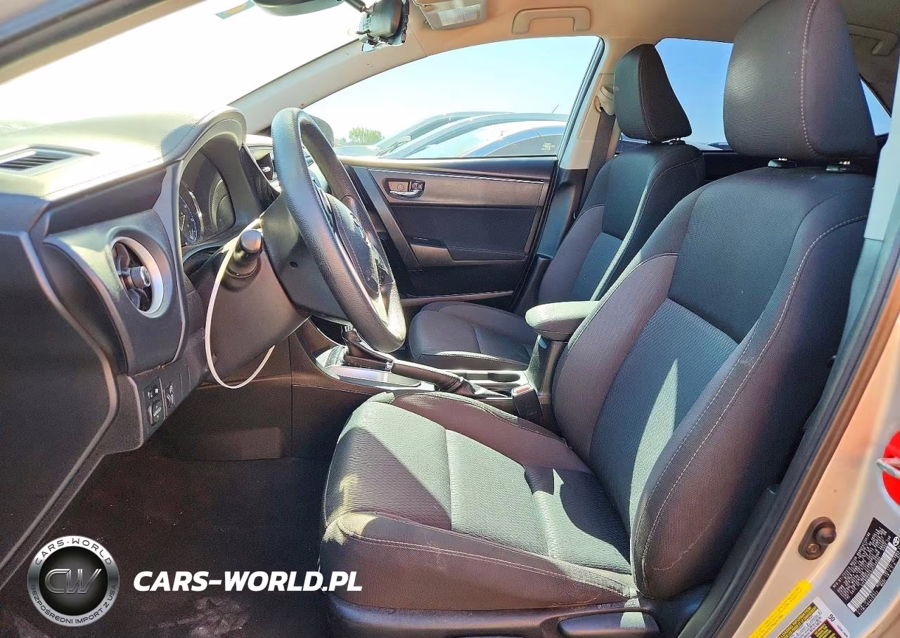 2018 Toyota Corolla Le VIN:5YFBURHE0JP749504 - 7