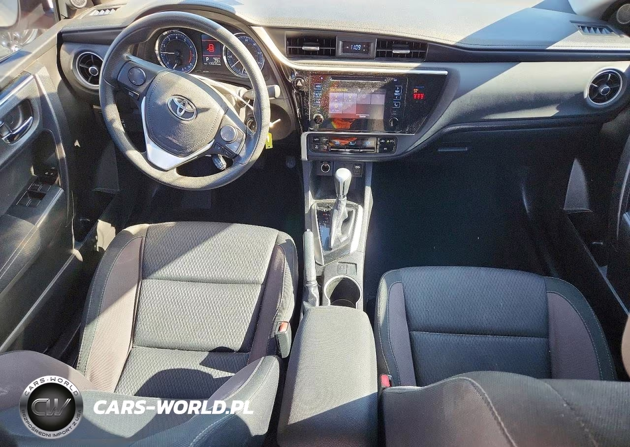 2018 Toyota Corolla Le VIN:5YFBURHE0JP749504 - 8