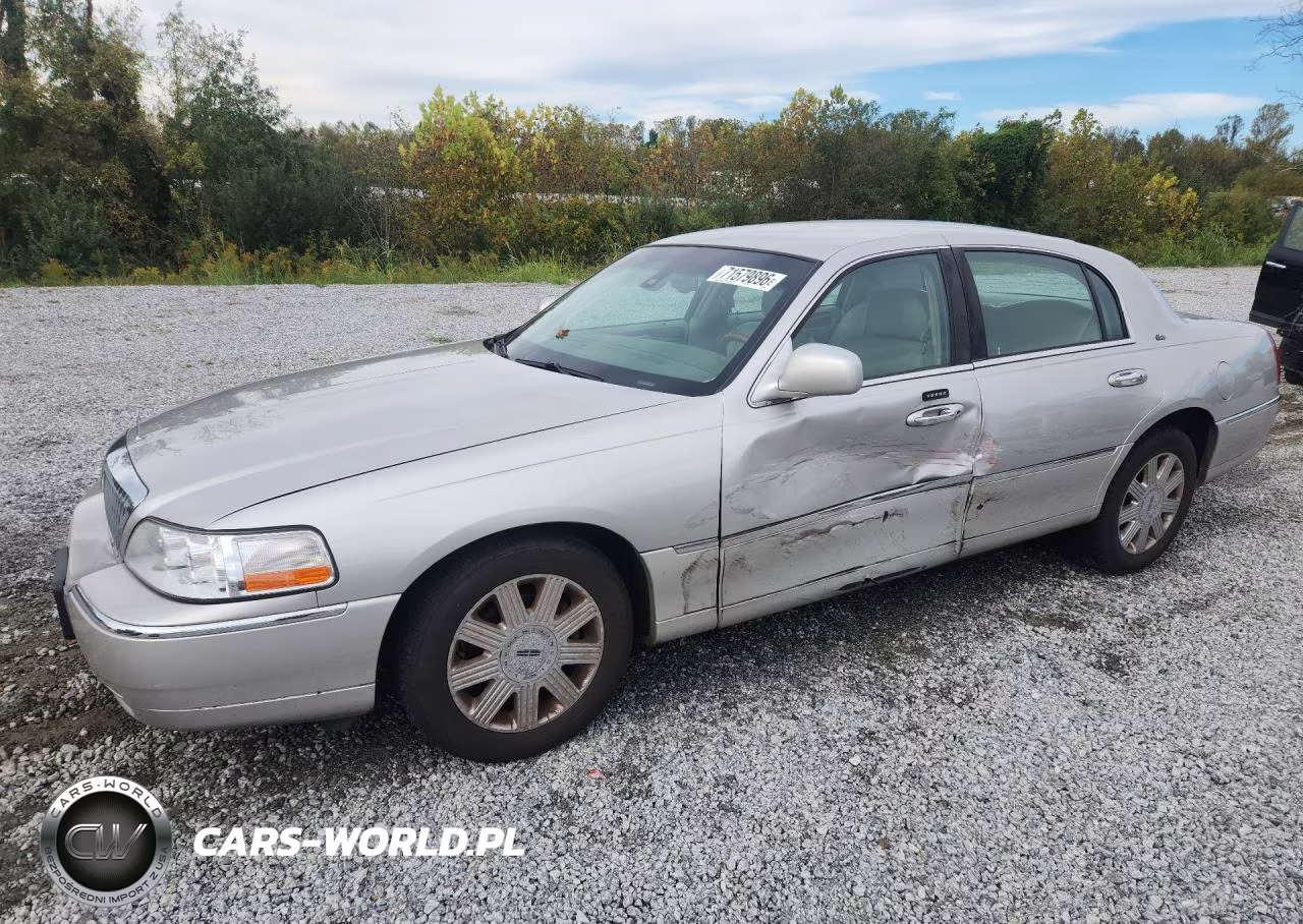 2003 Lincoln Town Car Cartier