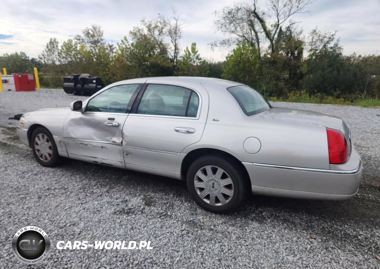 2003 Lincoln Town Car Cartier VIN:1LNHM83W83Y690216 - 2
