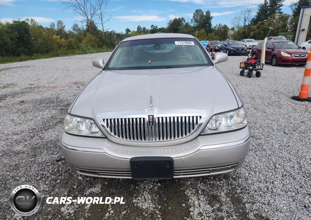 2003 Lincoln Town Car Cartier VIN:1LNHM83W83Y690216 - 5