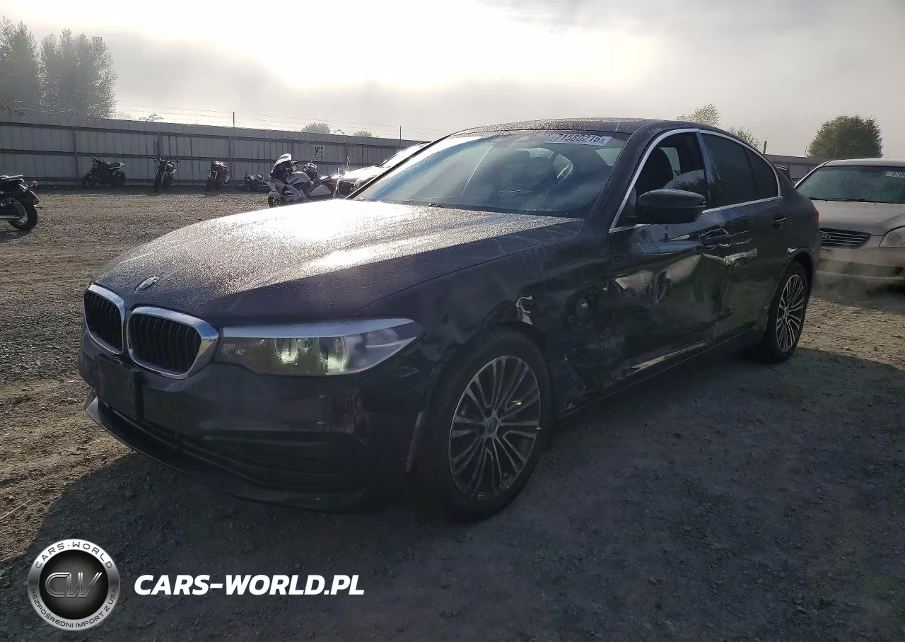 2019 BMW 530Xe VIN:WBAJB1C54KB375745 - 1