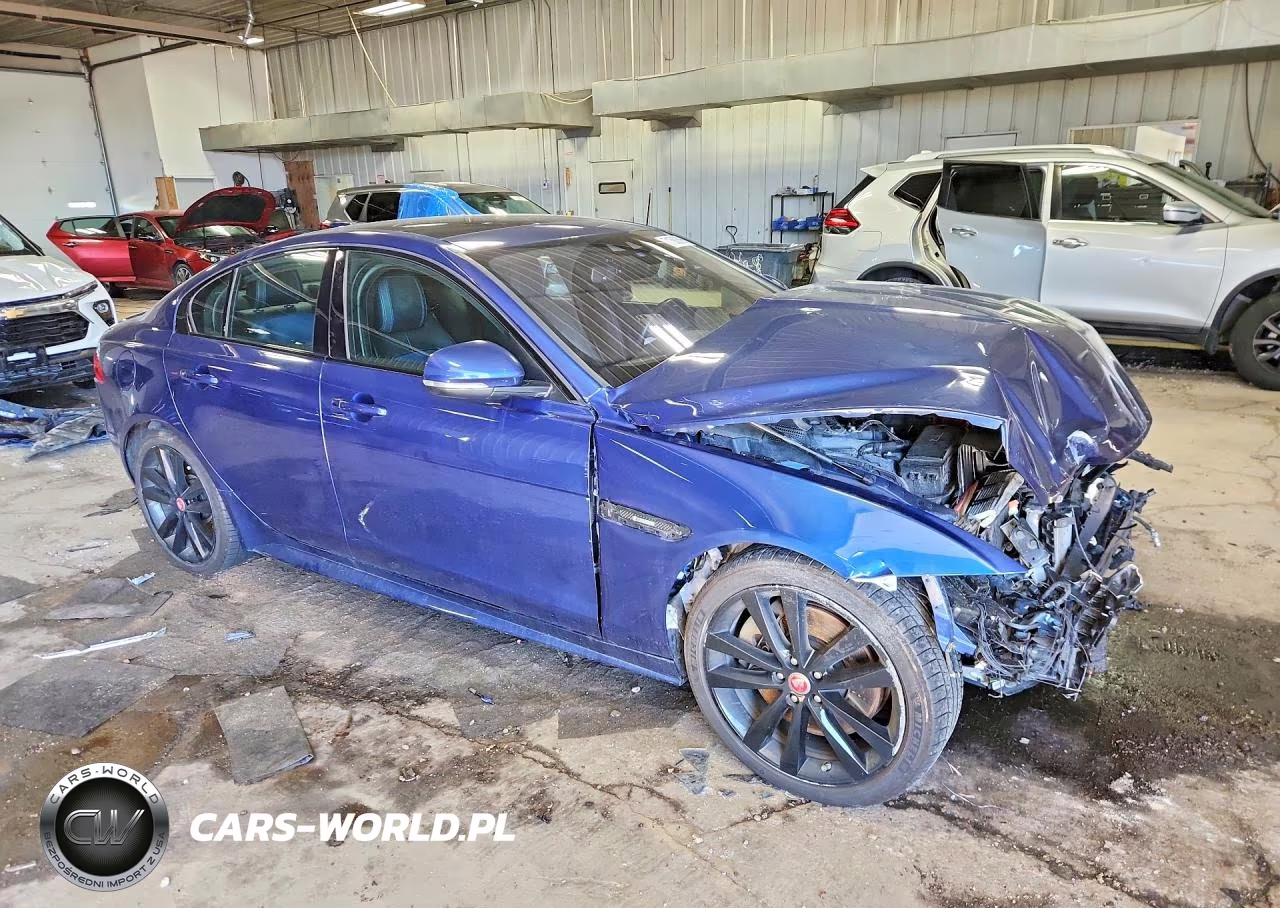 2017 Jaguar Xe R - Sport VIN:SAJAL4BV1HA952041 - 4