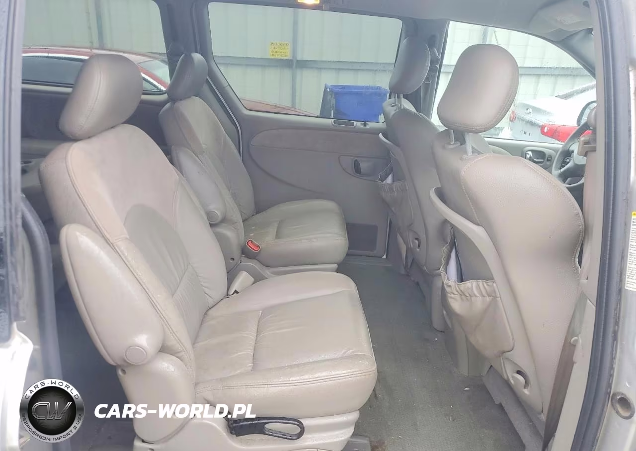 2003 Chrysler Town & Country Limited VIN:2C8GP64L53R163530 - 10