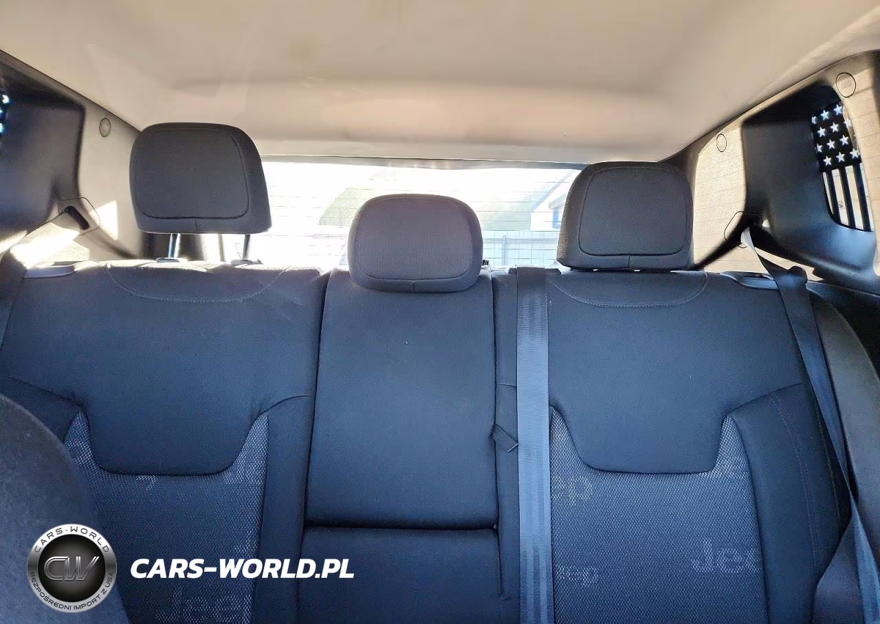 2017 Jeep Renegade Latitude VIN:ZACCJBBB2HPG02344 - 10
