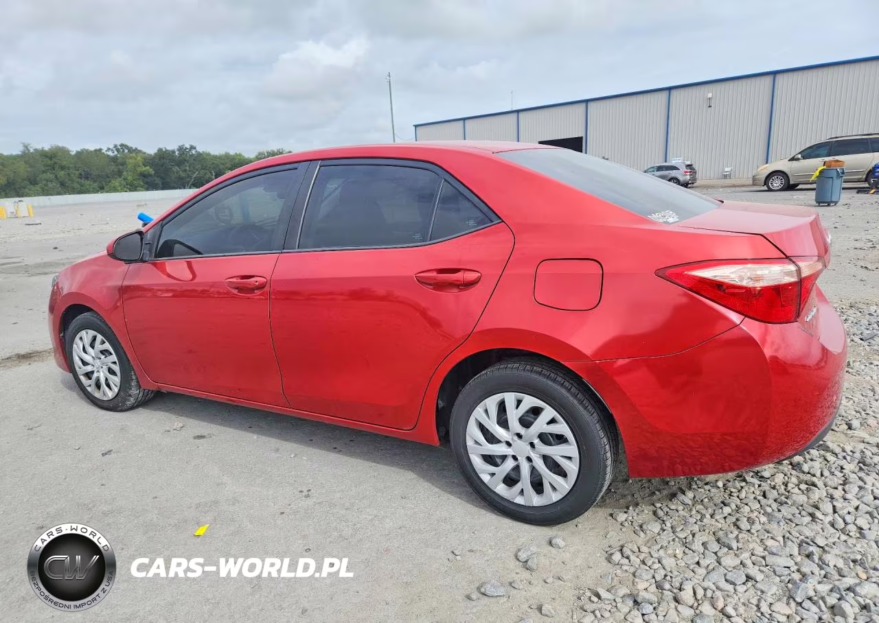 2018 Toyota Corolla Le VIN:5YFBURHE7JP767756 - 2