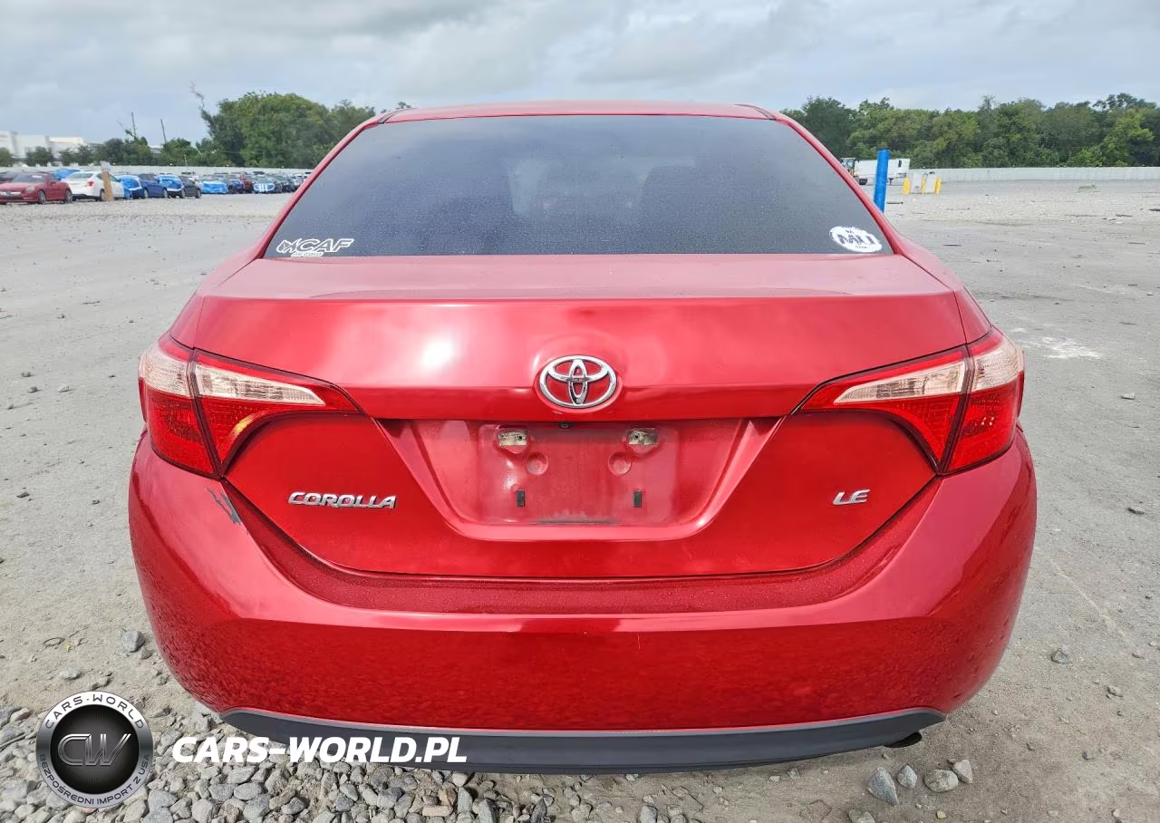 2018 Toyota Corolla Le VIN:5YFBURHE7JP767756 - 6
