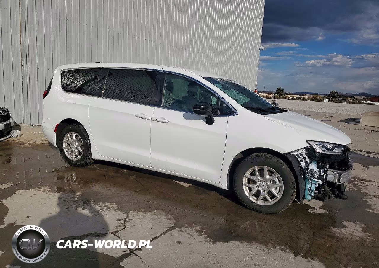 2026 Chrysler Pacifica Select VIN:2C4RC1BG5TR278093 - 4