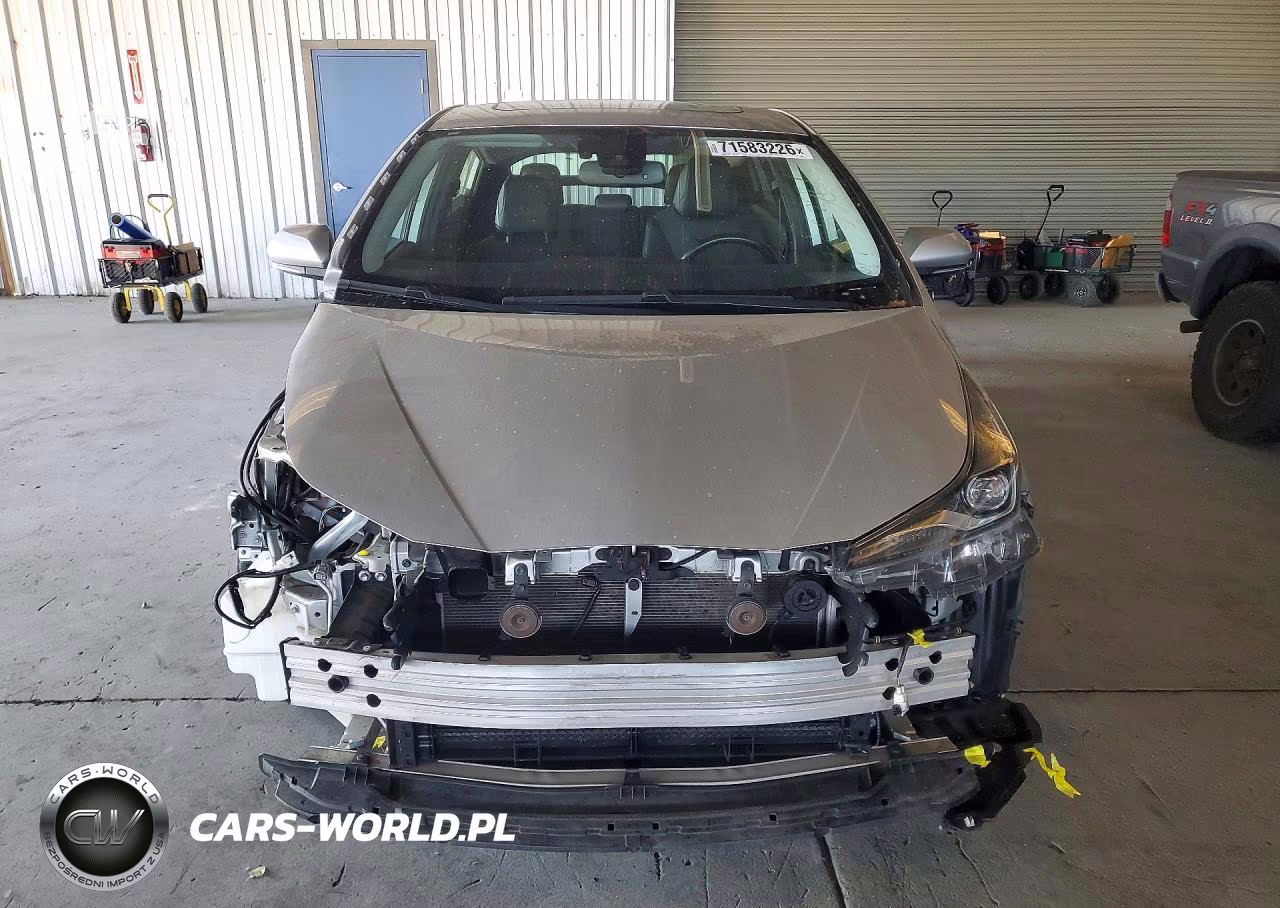 2021 Toyota Prius Xle VIN:JTDKAMFU1M3134849 - 5