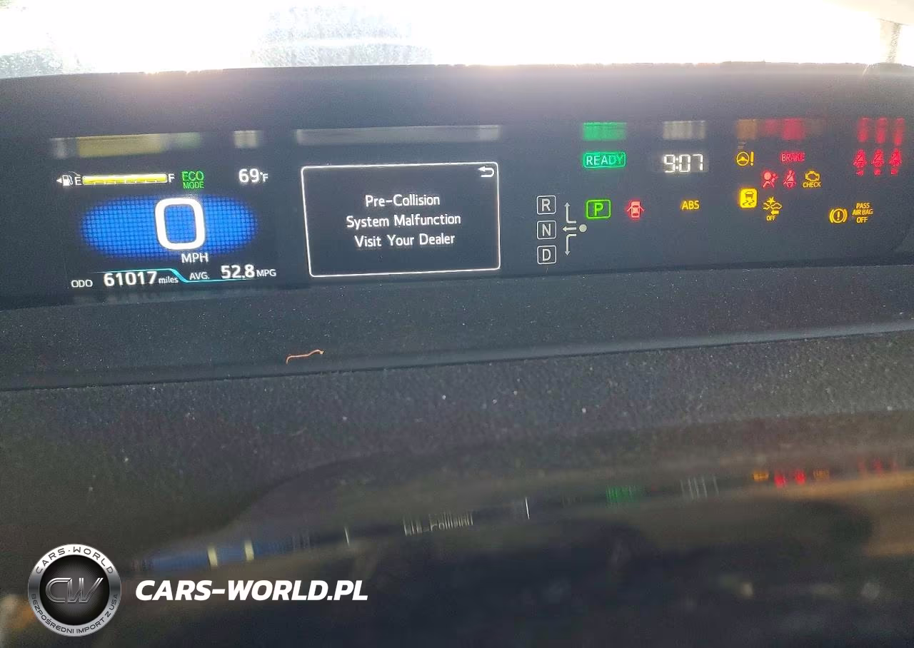 2021 Toyota Prius Xle VIN:JTDKAMFU1M3134849 - 9
