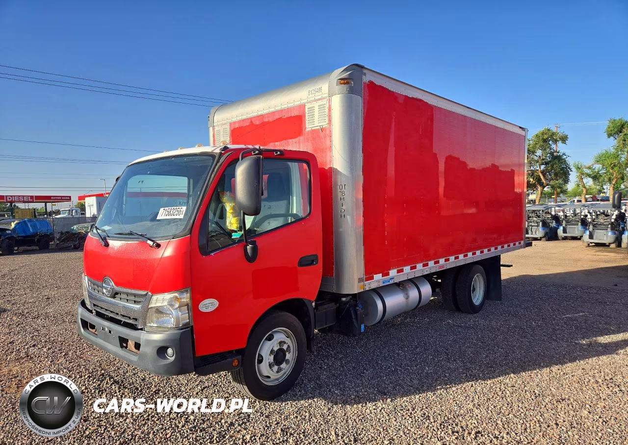 2017 Hino 195 Box Truck