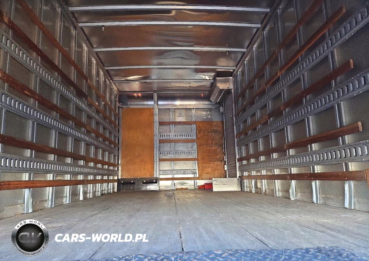 2017 Hino 195 Box Truck VIN:JHHSDM2H6HK005837 - 10