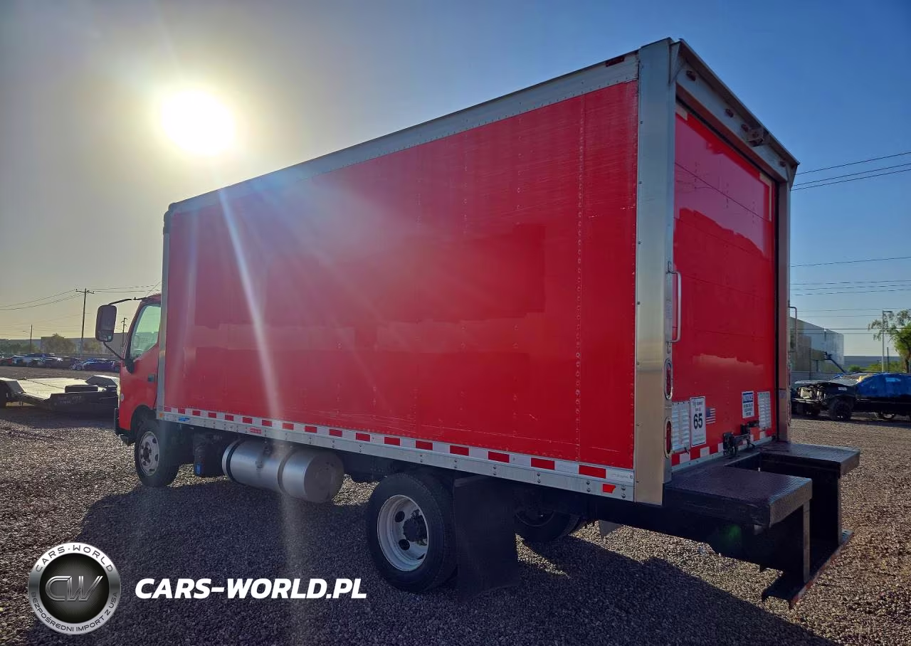 2017 Hino 195 Box Truck VIN:JHHSDM2H6HK005837 - 2