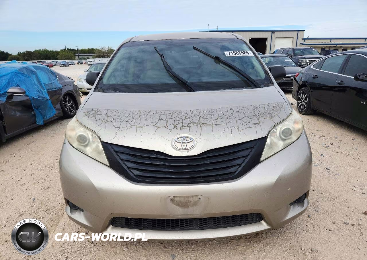 2017 Toyota Sienna L 7-Passenger VIN:5TDZZ3DC3HS884463 - 5
