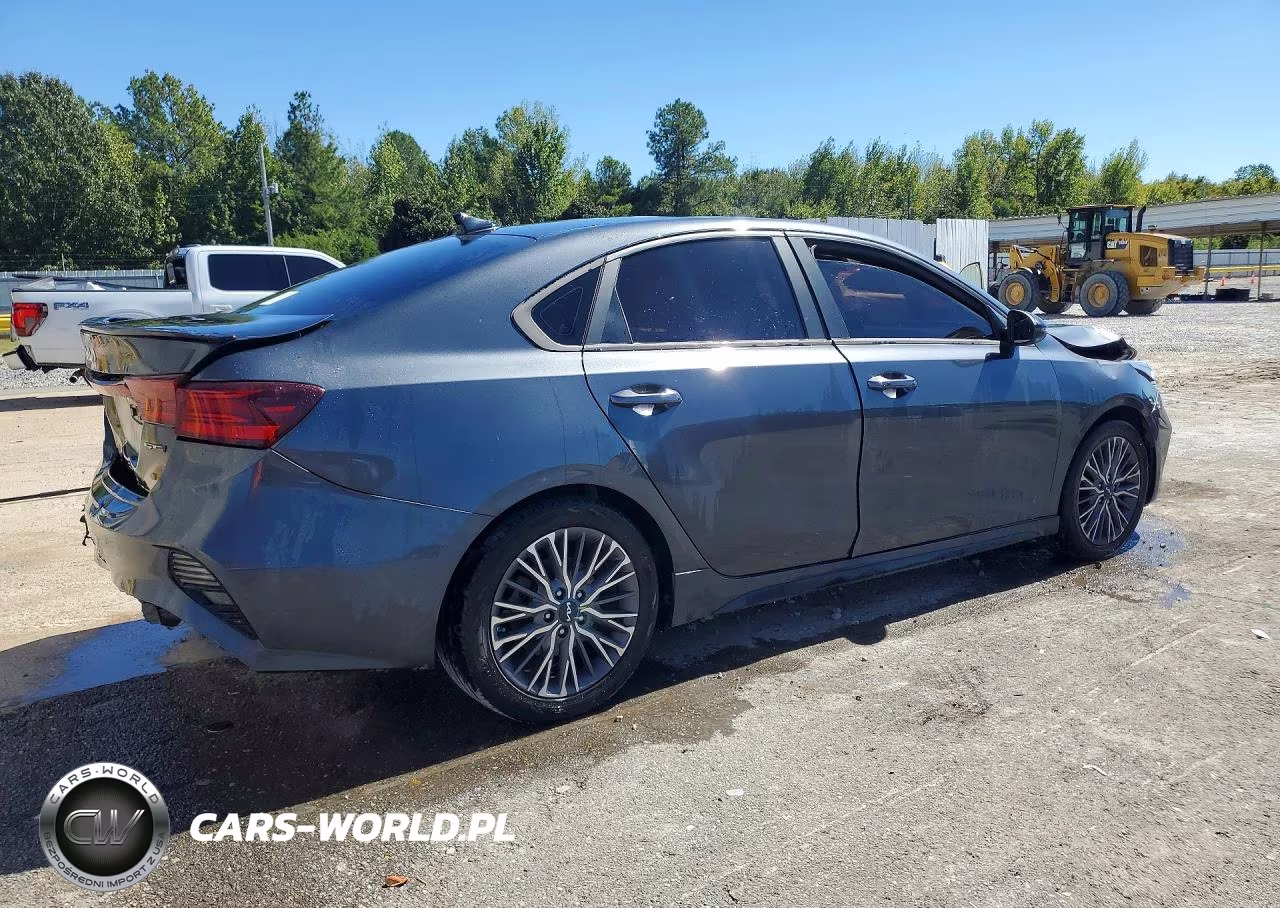 2023 Kia Forte Gt Line VIN:3KPF54AD6PE513436 - 3