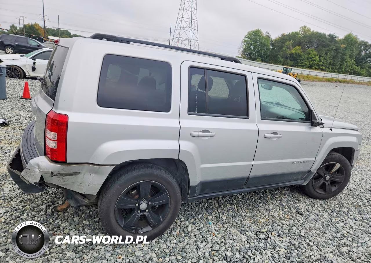 2013 Jeep Patriot Sport VIN:1C4NJRBB3DD243077 - 3