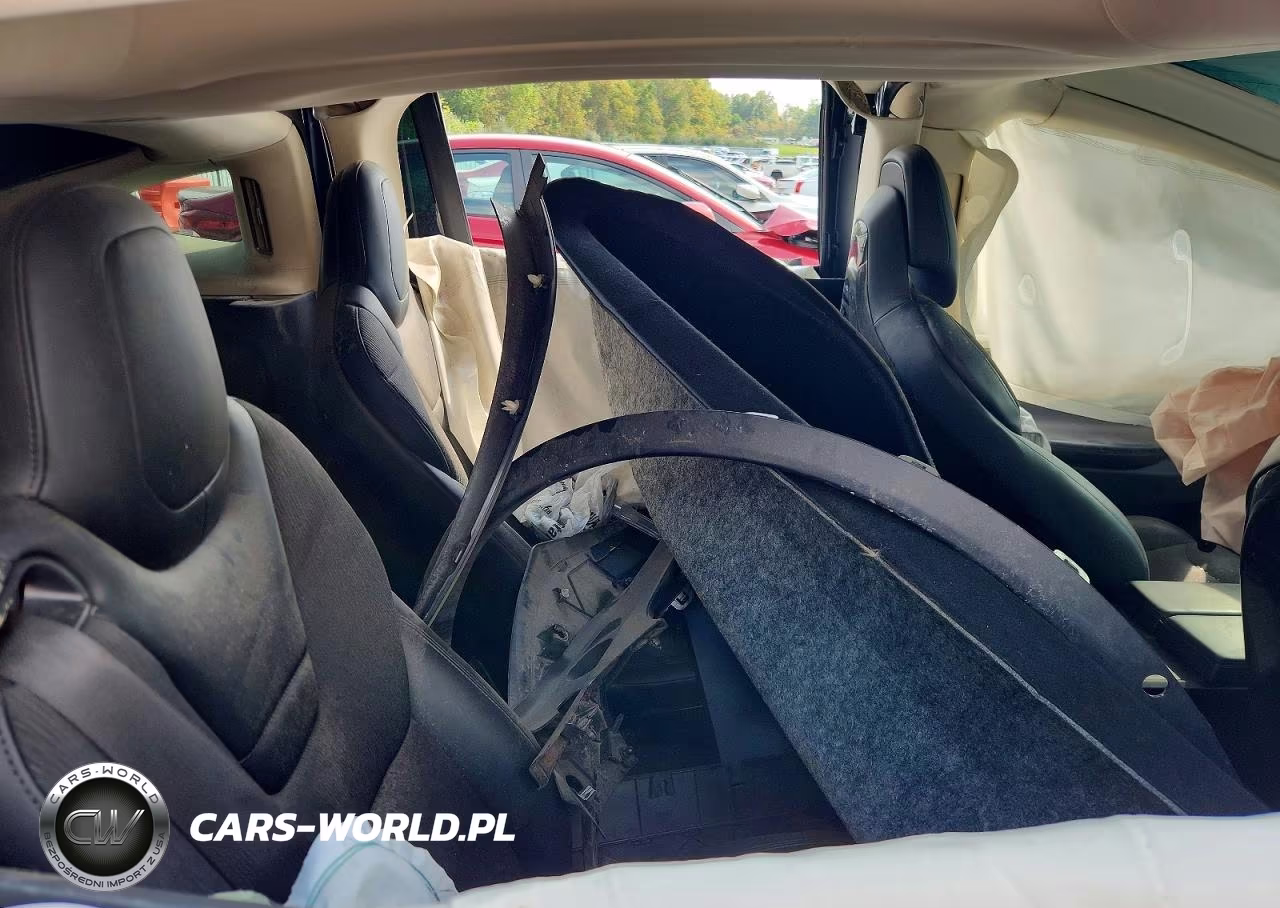 2016 Tesla Model X VIN:5YJXCBE40GF004445 - 10