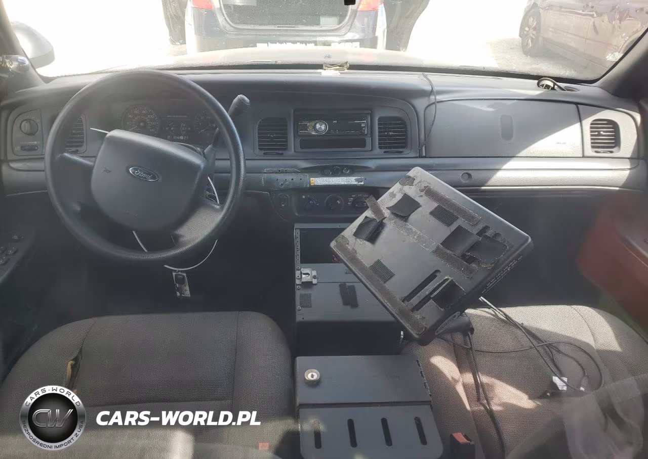 2008 Ford Crown Victoria Police Interceptor VIN:2FAFP71V68X155471 - 8