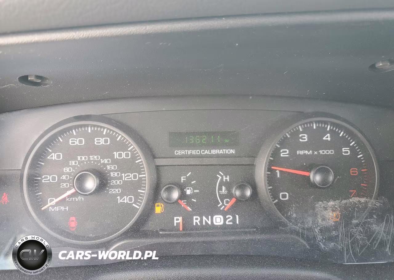 2008 Ford Crown Victoria Police Interceptor VIN:2FAFP71V68X155471 - 9