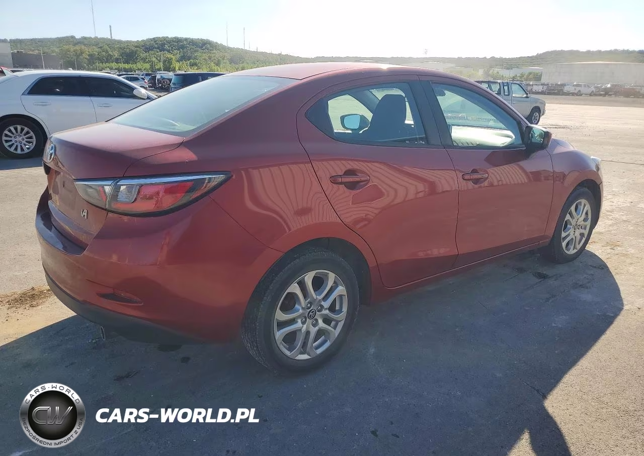 2018 Toyota Yaris Ia Base VIN:3MYDLBYV1JY314396 - 3