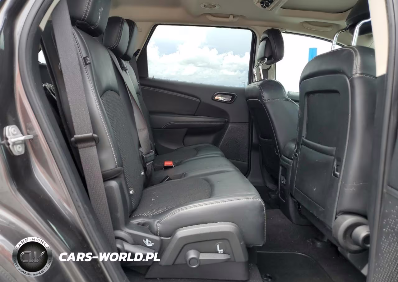 2020 Dodge Journey Crossroad VIN:3C4PDCGB3LT261111 - 11