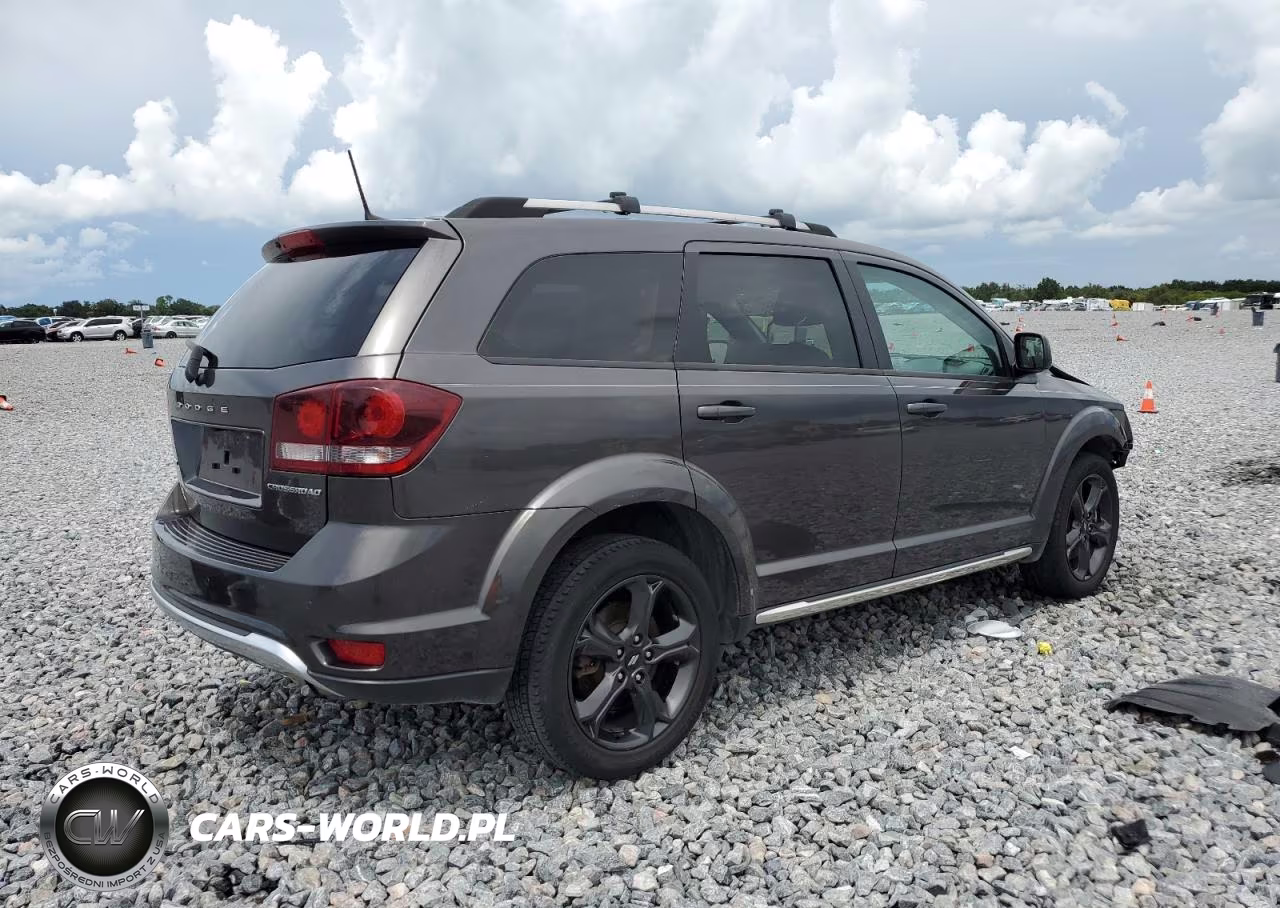 2020 Dodge Journey Crossroad VIN:3C4PDCGB3LT261111 - 3