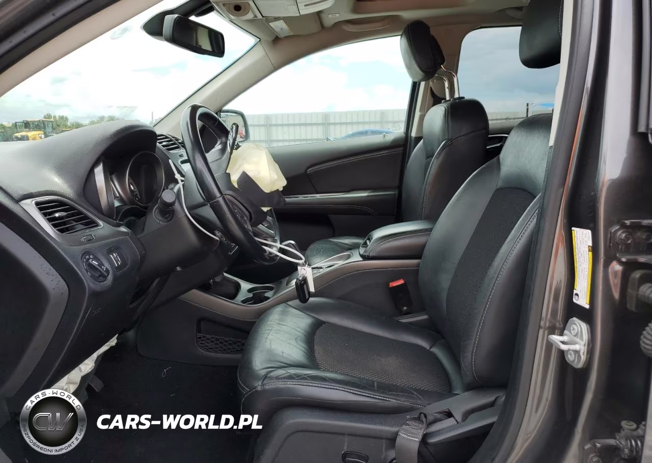 2020 Dodge Journey Crossroad VIN:3C4PDCGB3LT261111 - 7