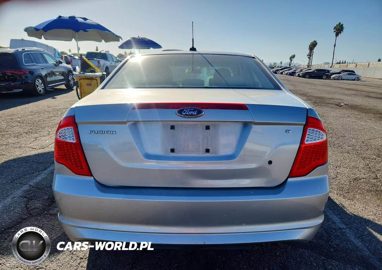 2010 Ford Fusion S VIN:3FAHP0GA2AR257729 - 6