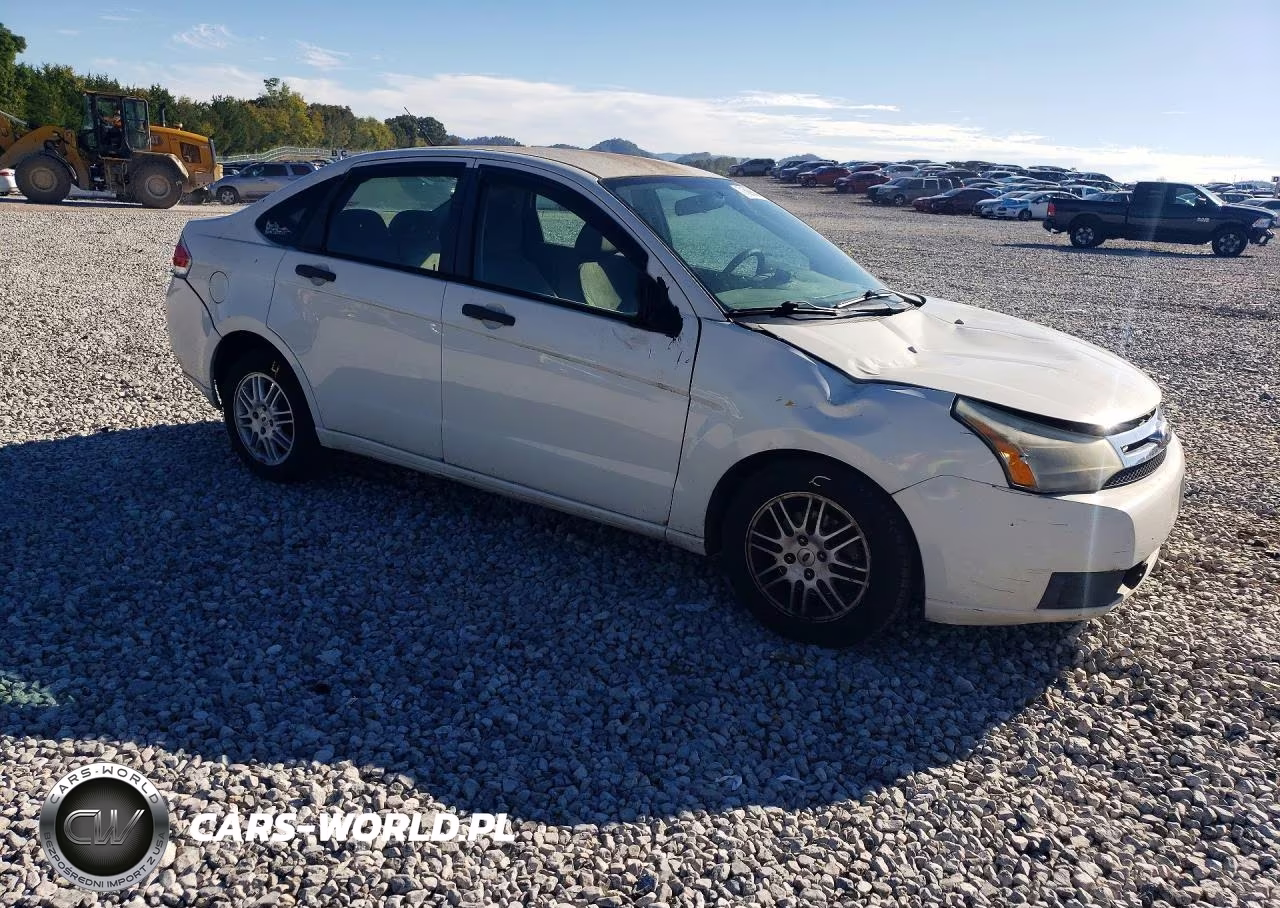2011 Ford Focus Se VIN:1FAHP3FN4BW173738 - 4