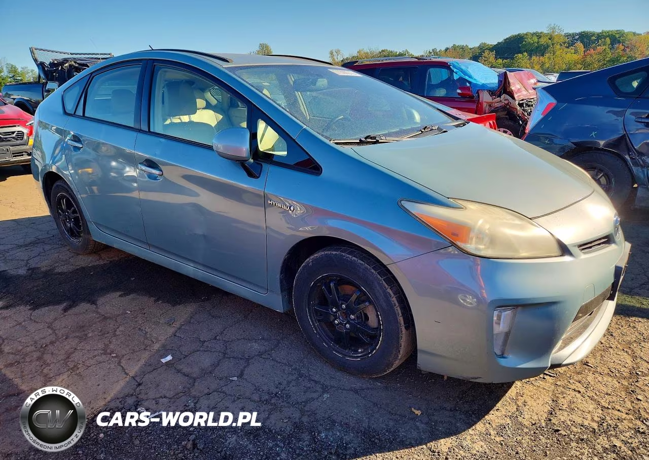 2013 Toyota Prius Four VIN:JTDKN3DU6D1674842 - 4
